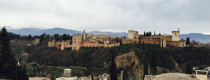 Mirador de San Nicolás is one of Granada.