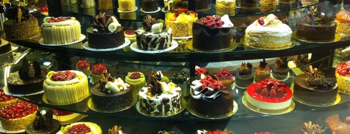 Ganache Patısserıe & Cafe is one of İstanbul.