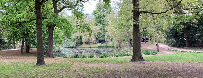 Eimsbüttler Park „Am Weiher“ is one of HH.