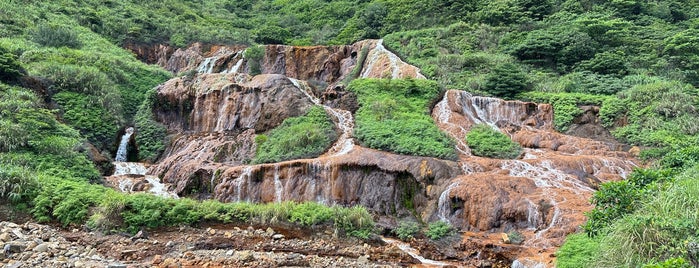 黄金瀑布 The Golden Waterfall is one of Lieux qui ont plu à Aloha !.
