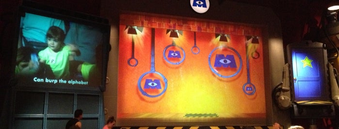 Monsters, Inc. Laugh Floor is one of Lindsayeさんのお気に入りスポット.