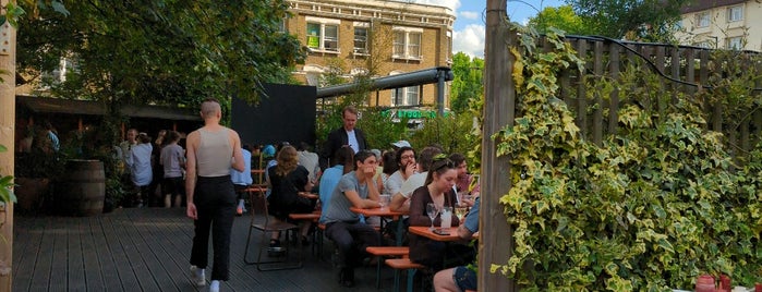 The Crooked Billet is one of Dog Friendly Places In London.