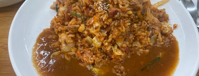 Western Fried Rice 철판 볶음 전문점 is one of Lugares favoritos de Nina.