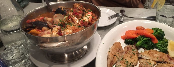Sotto Mare Oysteria & Seafood Restaurant is one of SF Restaurants to Try.