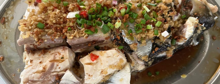 陈秀莲壮源鱼头饭店 Steam Fish Head Food Stall is one of Chinese Yumms.