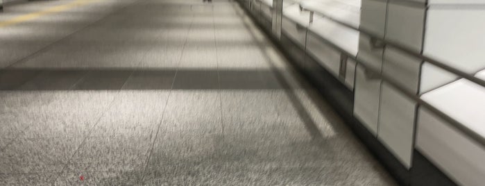 新宿センタービル 損保ジャパンビル 新宿野村ビル 地下通路 is one of 新宿駅.