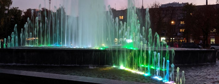 Фонтан / Fountain is one of Tempat yang Disimpan Андрей.