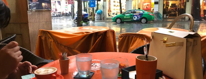 Mojo Cafe is one of Saigon &+ Food.