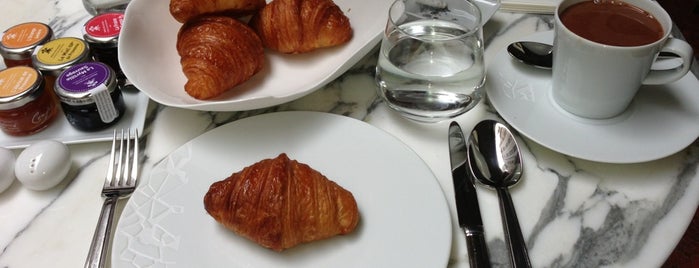 Les Heures is one of Millefeuille Lover in Paris.