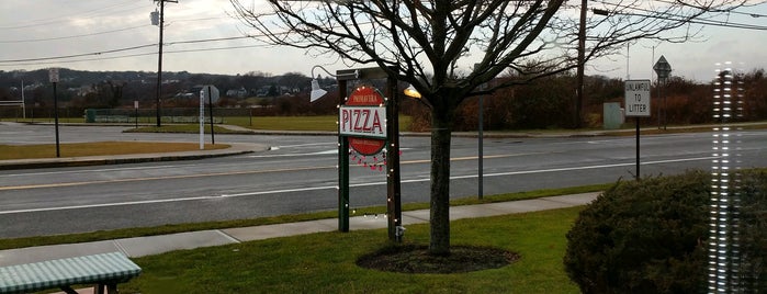Primavera Pizza is one of Hamptons Hot Spots.