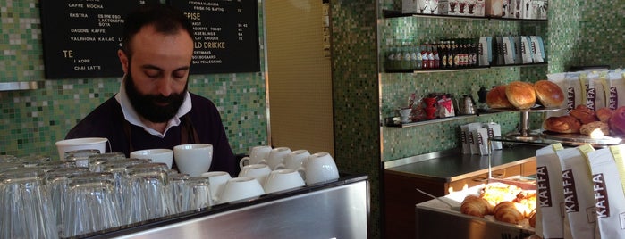 Java Espressobar & Kaffeforretning is one of Orte, die Philip gefallen.