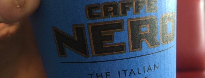 Caffè Nero is one of สถานที่ที่ Kunal ถูกใจ.