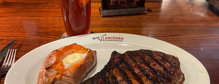 LongHorn Steakhouse is one of To try.