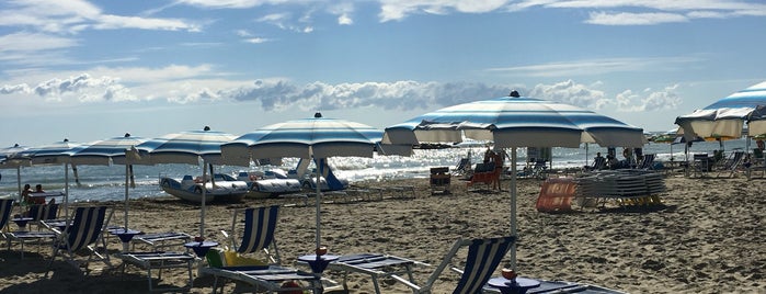 Chalet Sea Club is one of Stabilimenti Balneari San Benedetto del Tronto.