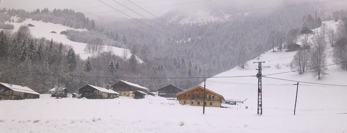 Hauteluce is one of Les 200 principales stations de Ski françaises.