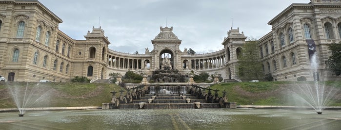 Palais Longchamp is one of Окситания.
