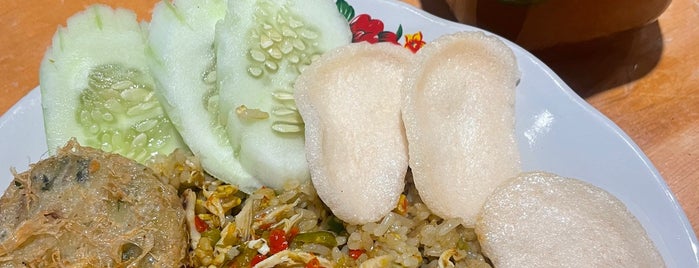 Ayam Goreng Kalasan is one of Food in town.