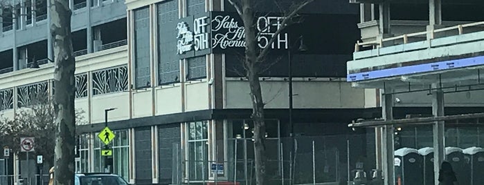 Saks Off Fifth is one of shops clothes.