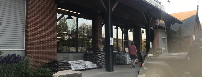 Jake's Quechee Market is one of Vermont Road Trip.