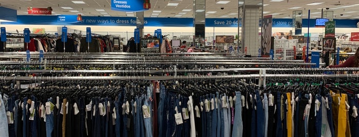 Ross Dress for Less is one of สถานที่ที่ Gaby ถูกใจ.