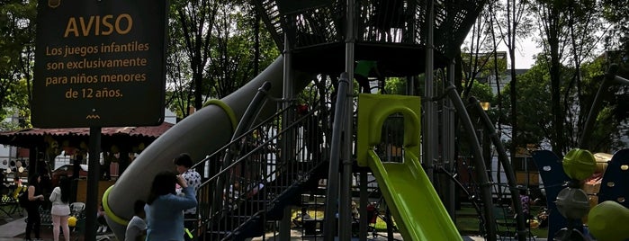 Parque Galindo y Villa is one of Tempat yang Disukai Maytz.