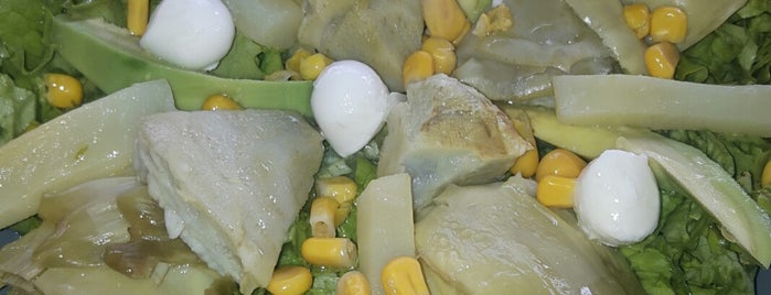 Cucina Di Mayla is one of Lugares favoritos de Yener.