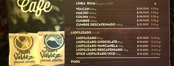 Juan Valdez Café is one of Locais curtidos por Bruno.