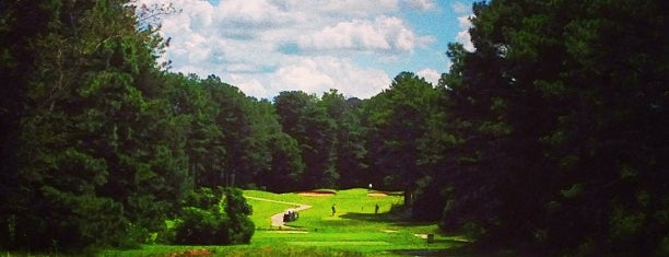 Fox Creek Golf Course and Driving Range is one of Orte, die Mike gefallen.