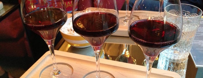 Central Wine is one of Lieux qui ont plu à Brian.
