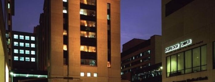 Houston Methodist Hospital - Smith Tower is one of Locais curtidos por Ed.