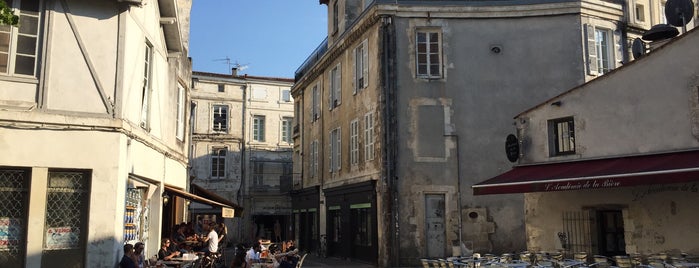 Cours du Temple is one of La Rochelle.