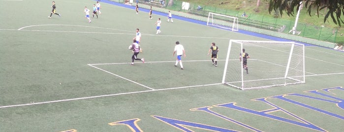 Cancha de Fútbol Universidad JAVERIANA is one of Canchas Fútbol 5 Bogotá.