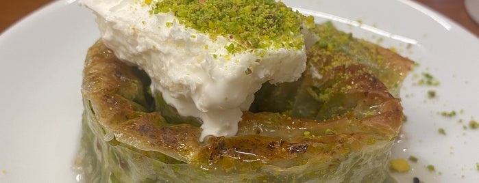 Erkonyalılar Etli Ekmek is one of yemek.