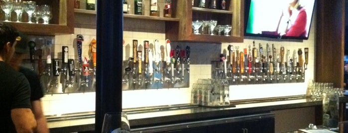Trinity River Tap House is one of Lugares favoritos de Chad.