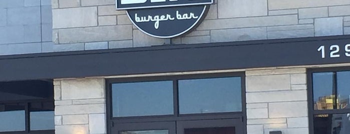 Bru Burger Bar is one of Lugares favoritos de Carolyn.
