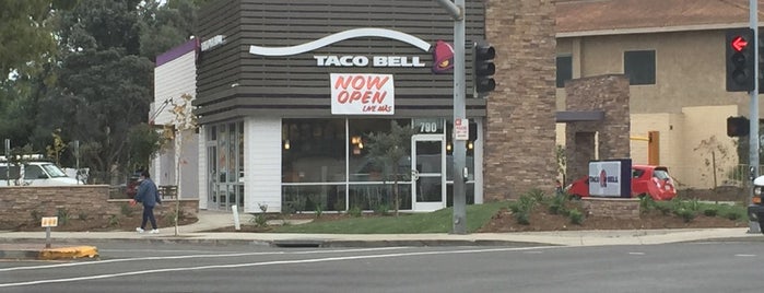 Taco Bell is one of Lugares favoritos de Jeff.
