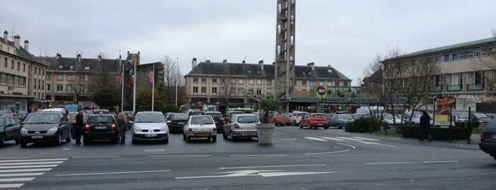 Place du Général de Gaulle is one of Saint-Lô.