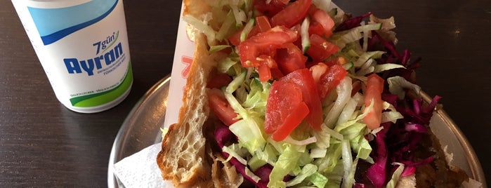 Efes Döner is one of Locais curtidos por Monis.