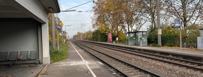 Bahnhof Karlsruhe-Mühlburg is one of unterwegs.