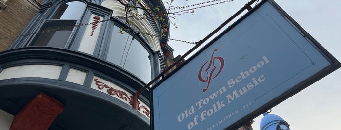 Old Town School Of Folk Music is one of สถานที่ที่ Wesley ถูกใจ.