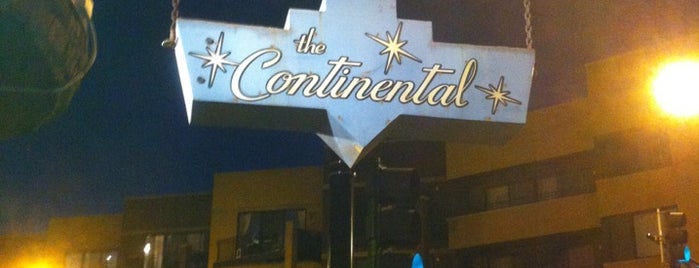 Continental Lounge is one of Theoさんのお気に入りスポット.