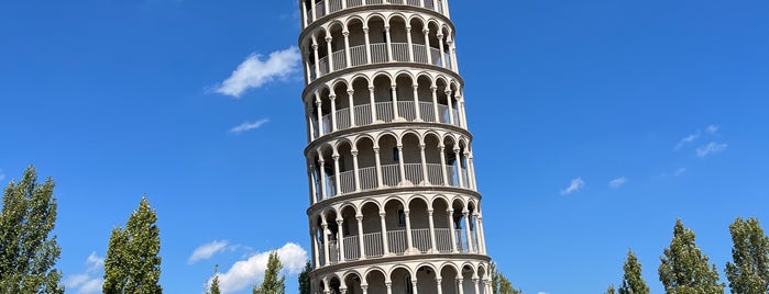 Leaning Tower Of Niles is one of Weird Landmarks.