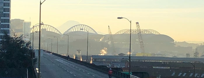 Alaskan Way Viaduct is one of Must Visit Spots in Seattle.