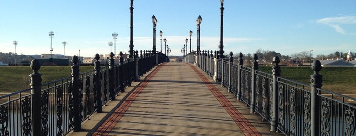 Pedestrian BridgeRome GA is one of สถานที่ที่ Andy ถูกใจ.