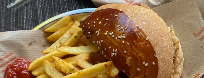 Jimmy's Burger is one of ❌❌❌✈️🚘 Önce bi sen Gez,sen yee bakalım :).
