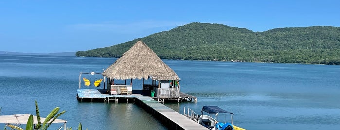 Hotel Y Restaurante El Muelle is one of Guatemala-Belize-Mexiko.