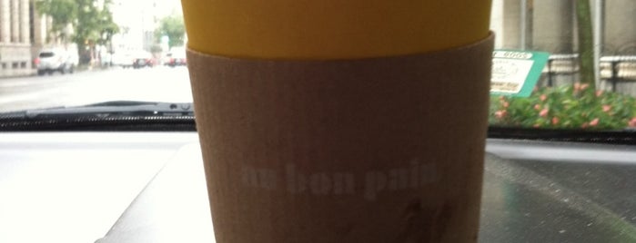 Au Bon Pain is one of Lauraさんのお気に入りスポット.