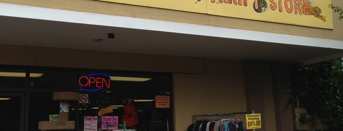 S.A.R.A.'s Treasures Gift & Thrift Store is one of places I want to go.