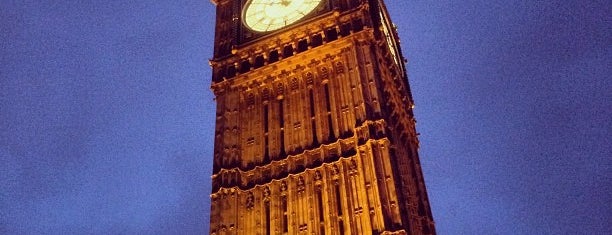 Big Ben (Elizabeth Tower) is one of London / Großbritannien.