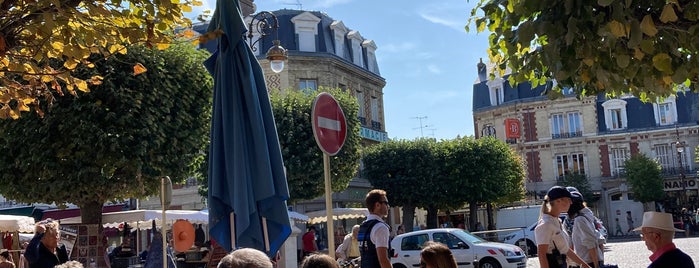 Le Morny's Café is one of France ex Paris.